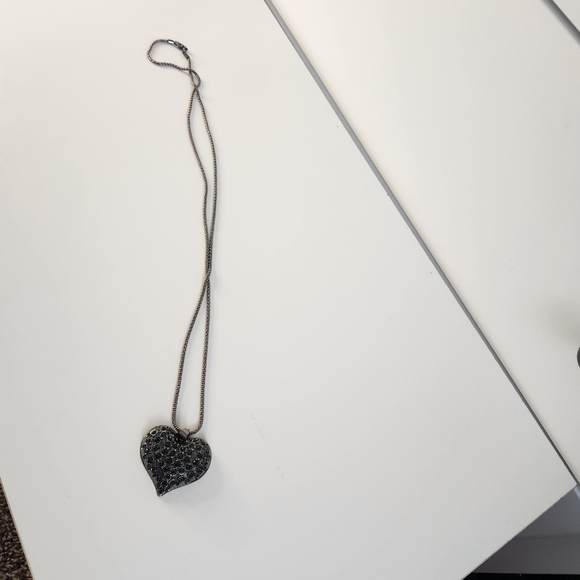 Beautiful gun metal and black gemstone heart necklace! NwOT! (G13) - Picture 5 of 5